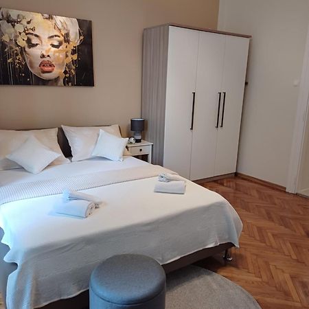 Apartment Zdenka - 100 M From The Beach Опатия Екстериор снимка
