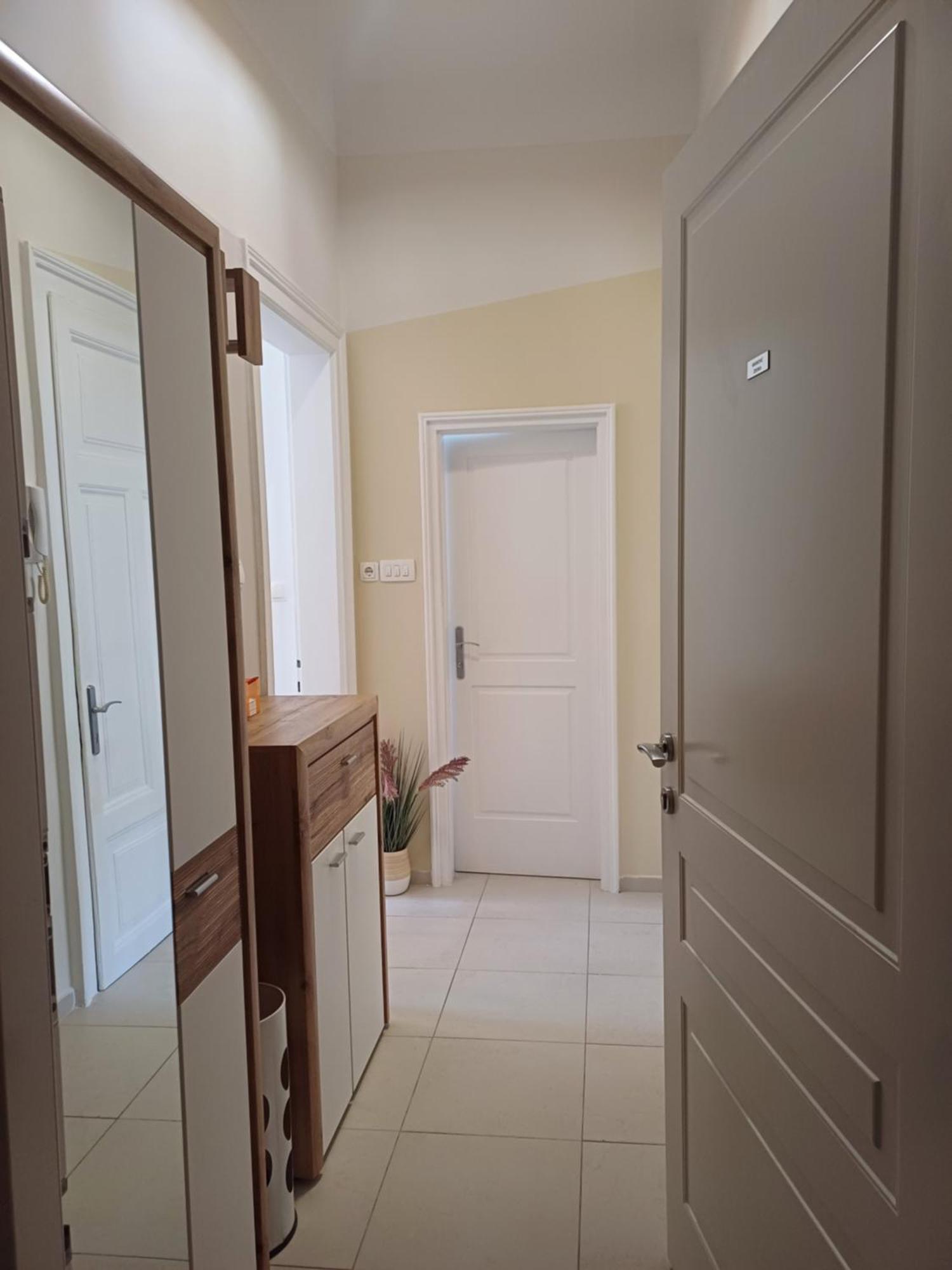 Apartment Zdenka - 100 M From The Beach Опатия Екстериор снимка