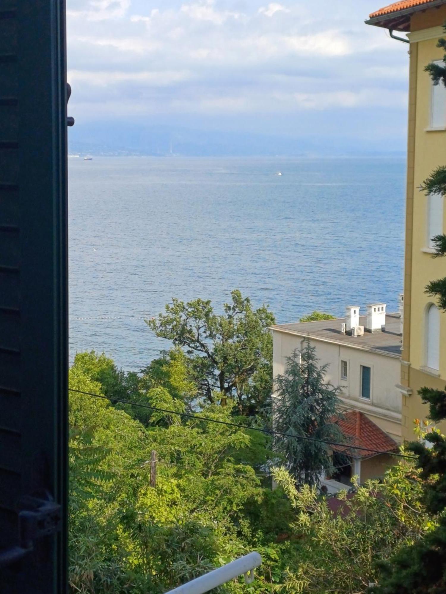 Apartment Zdenka - 100 M From The Beach Опатия Екстериор снимка