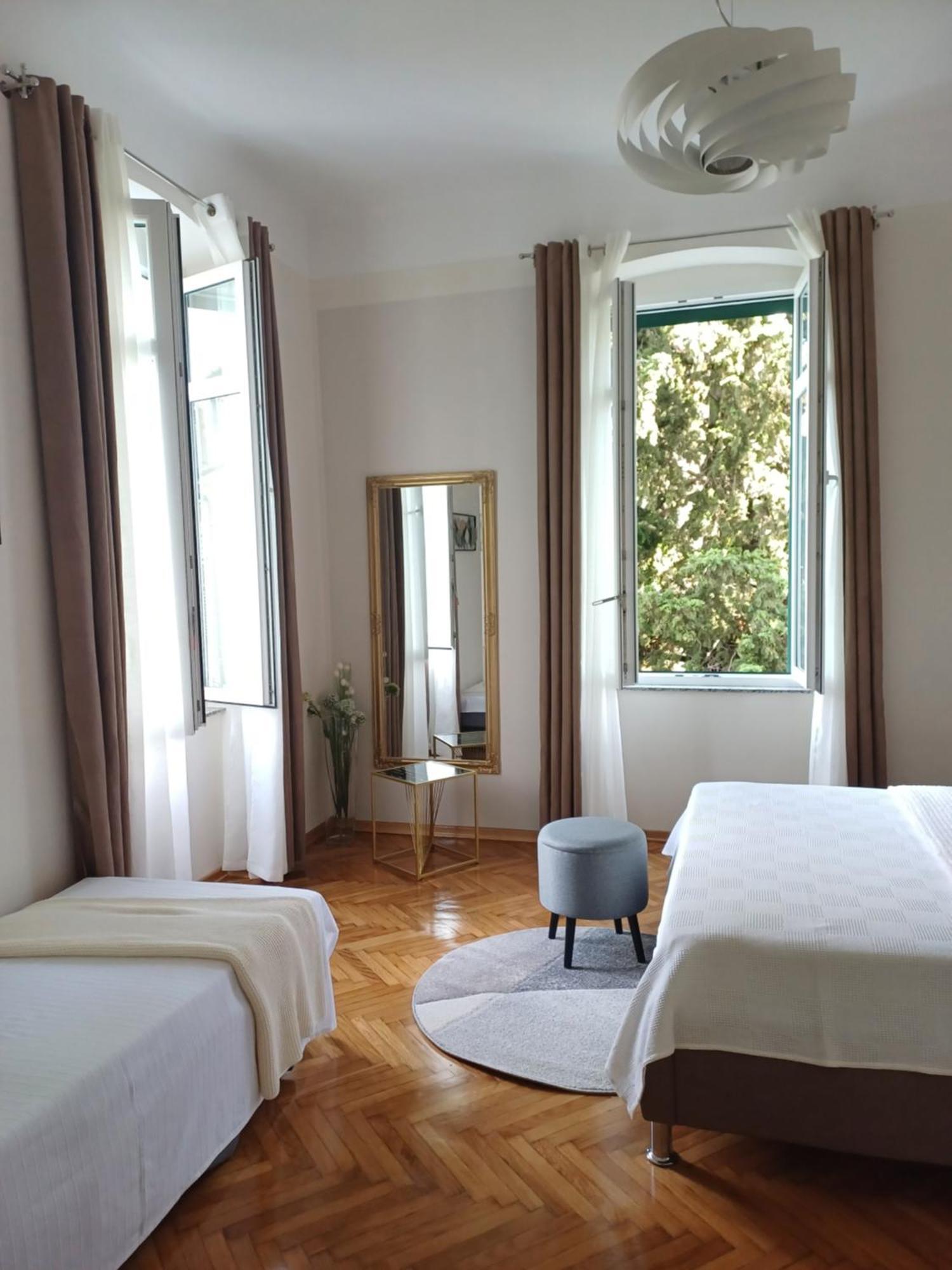 Apartment Zdenka - 100 M From The Beach Опатия Екстериор снимка