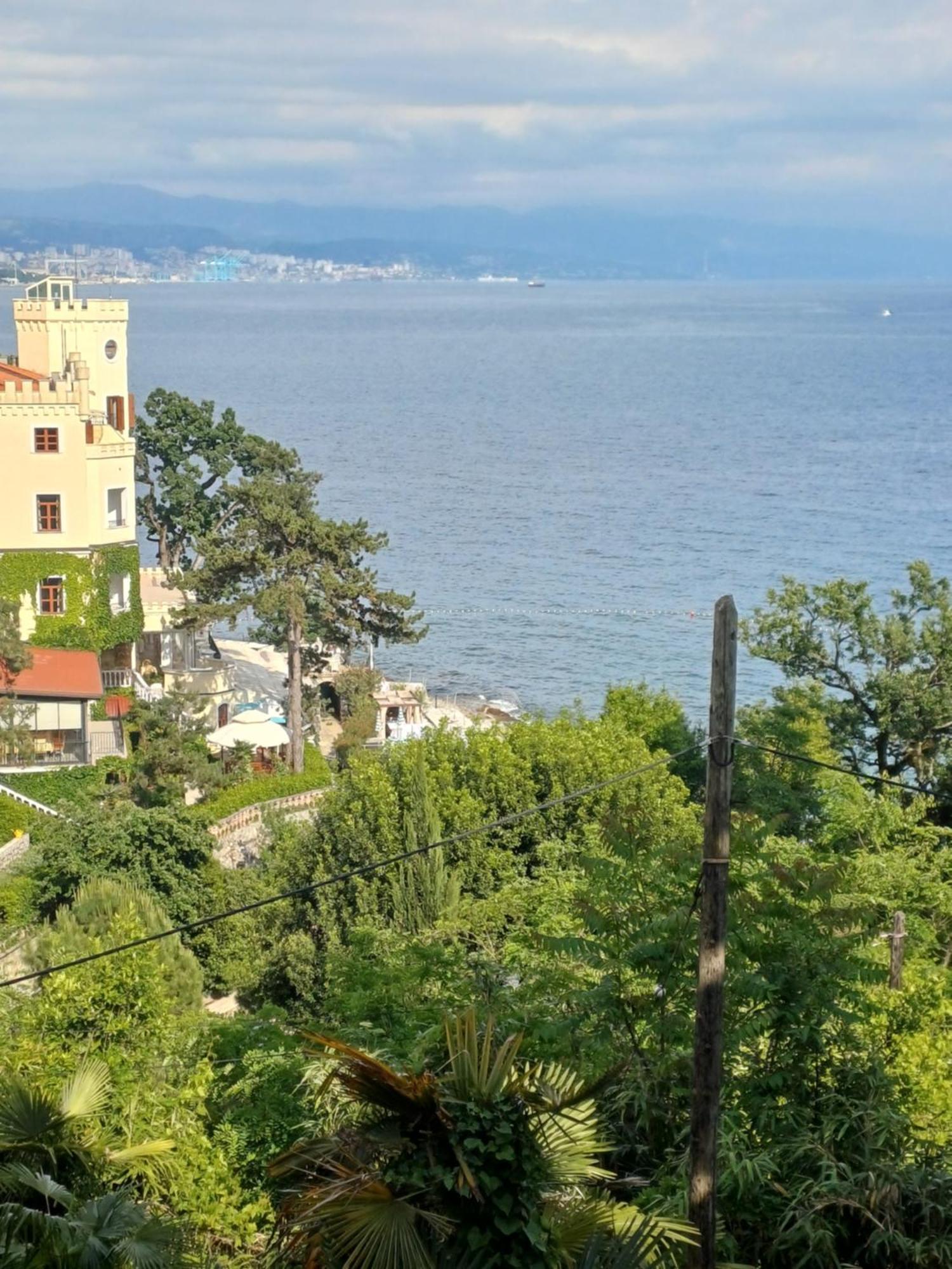 Apartment Zdenka - 100 M From The Beach Опатия Екстериор снимка